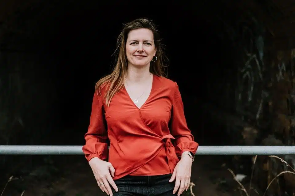 Monique bedenker van het vragenspel